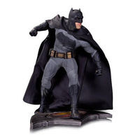 DC Collectibles Batman V Superman Dawn Of Justice Batman 1:6 Scale Statue